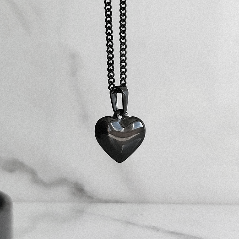 Black Heart Pendant, Hanging