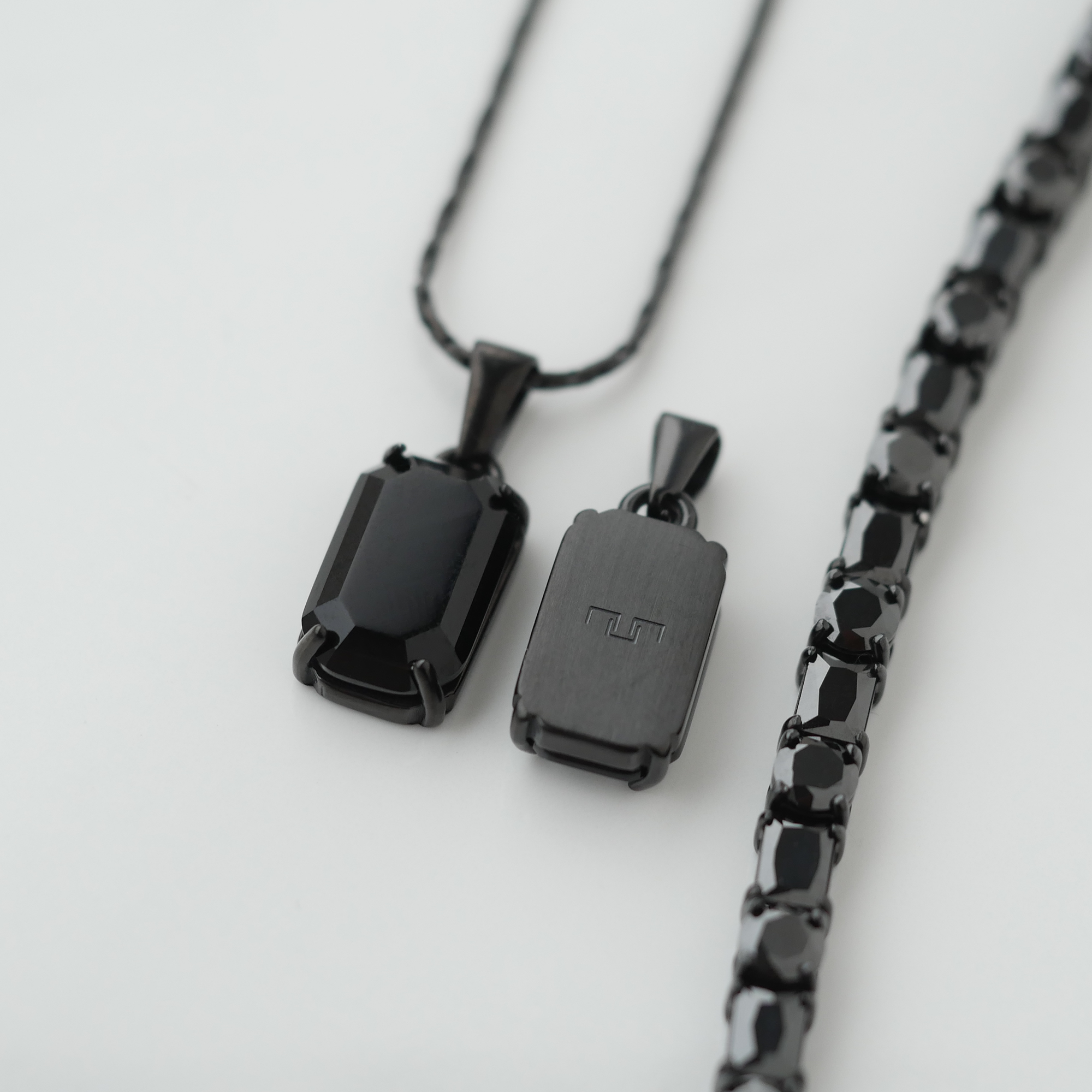 The Onyx Pendant