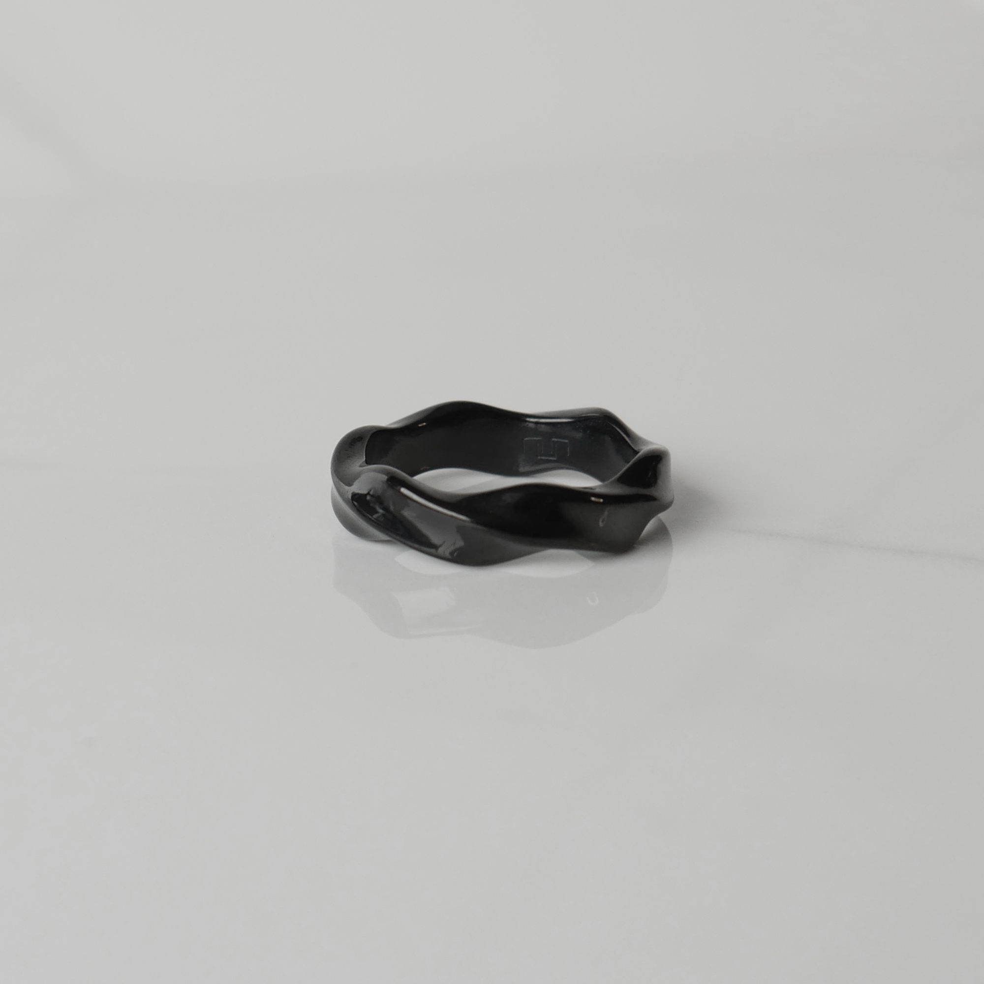 Twisted Band Ring