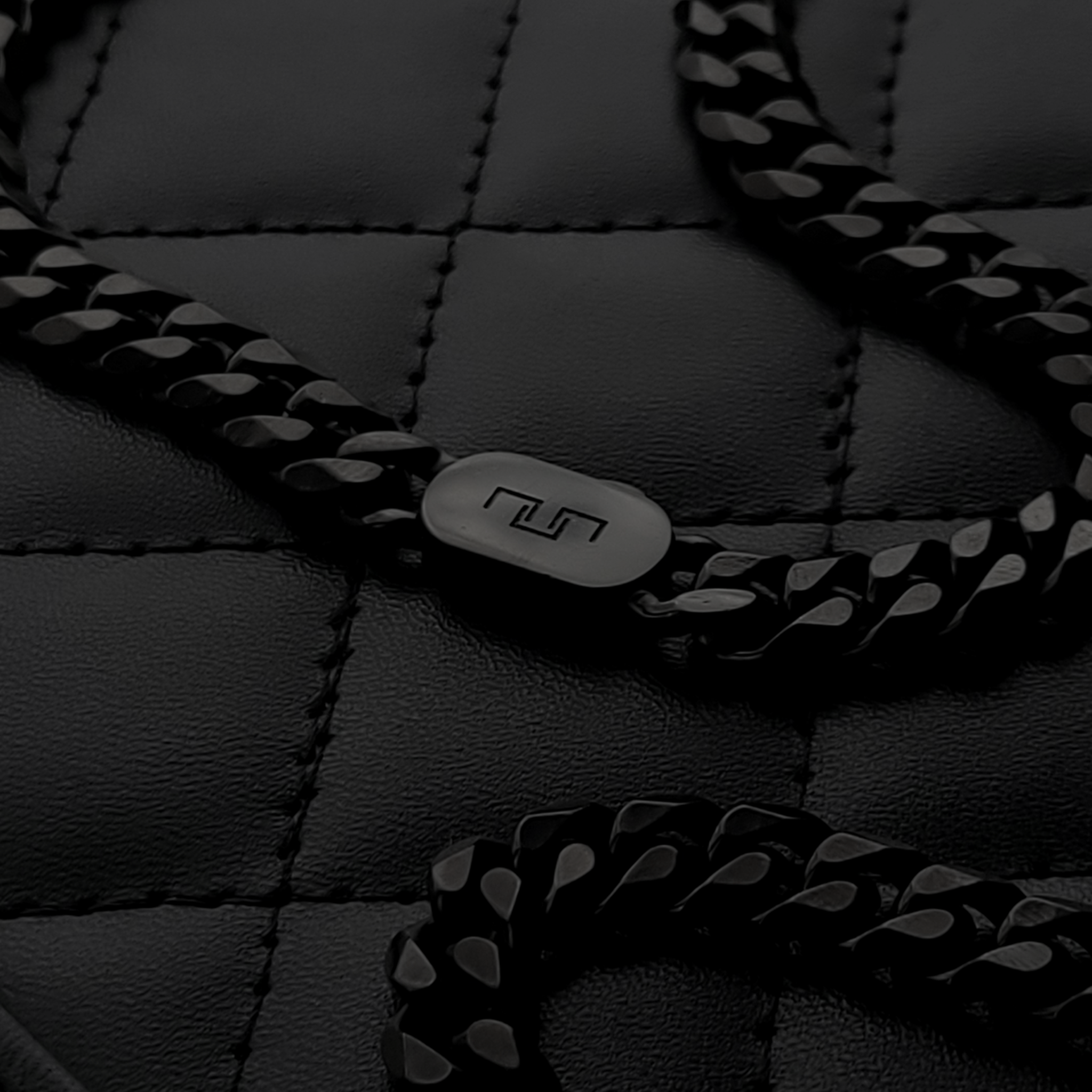 Black Cuban Chain 8mm, flat lay clasp