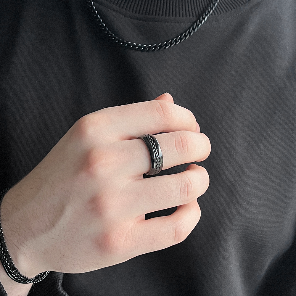 Black Rope Ring, Modeled