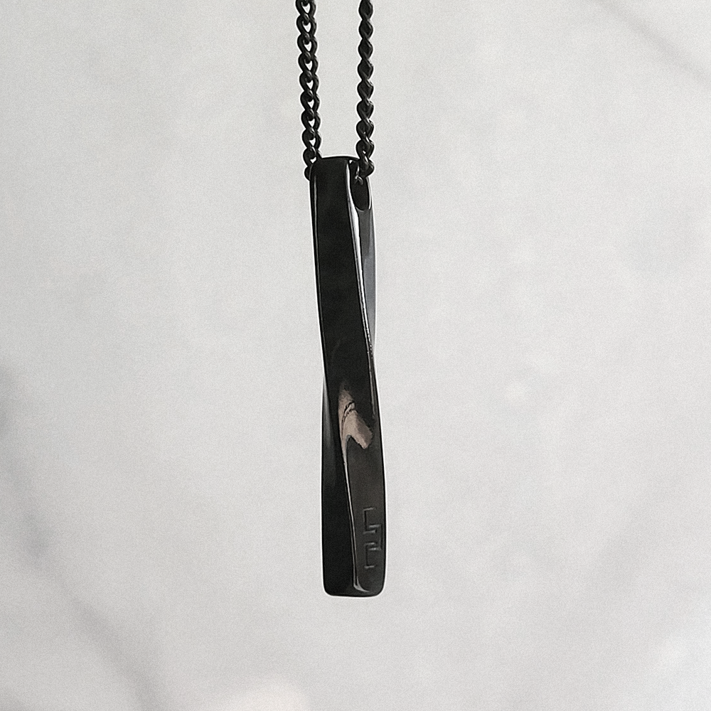 TWISTED BAR PENDANT