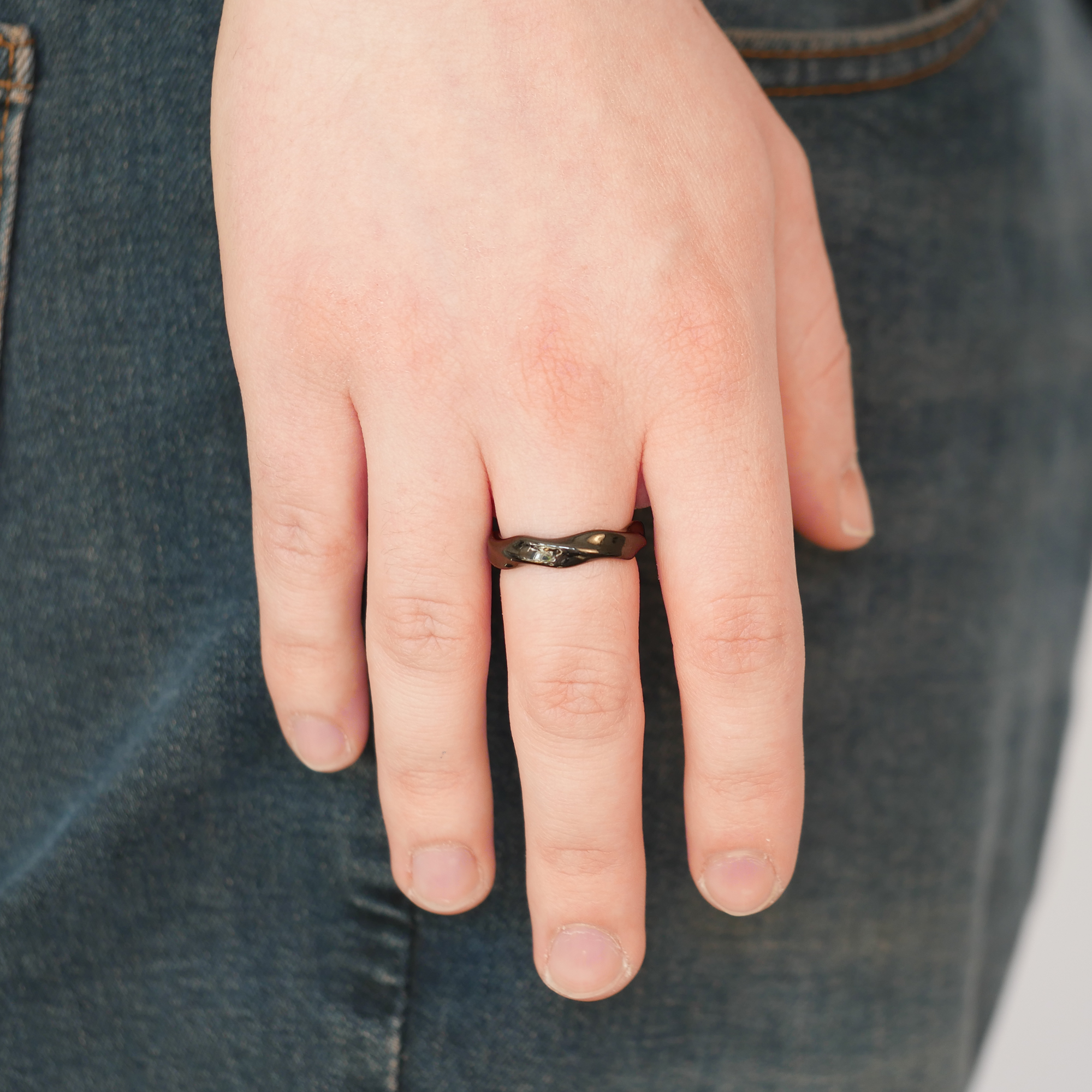 Twisted Band Ring